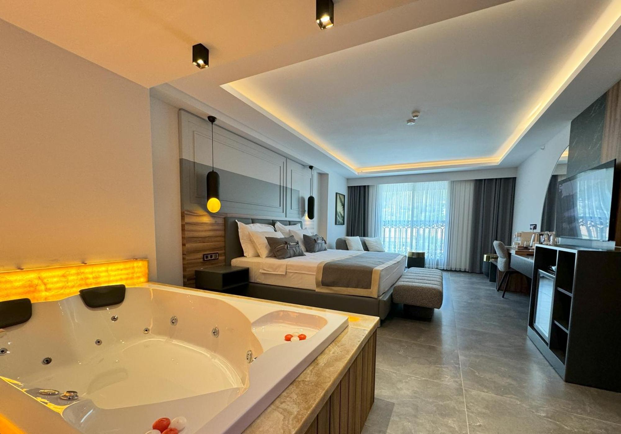 Telmessos City Hotel- Adults Only Fethiye Buitenkant foto
